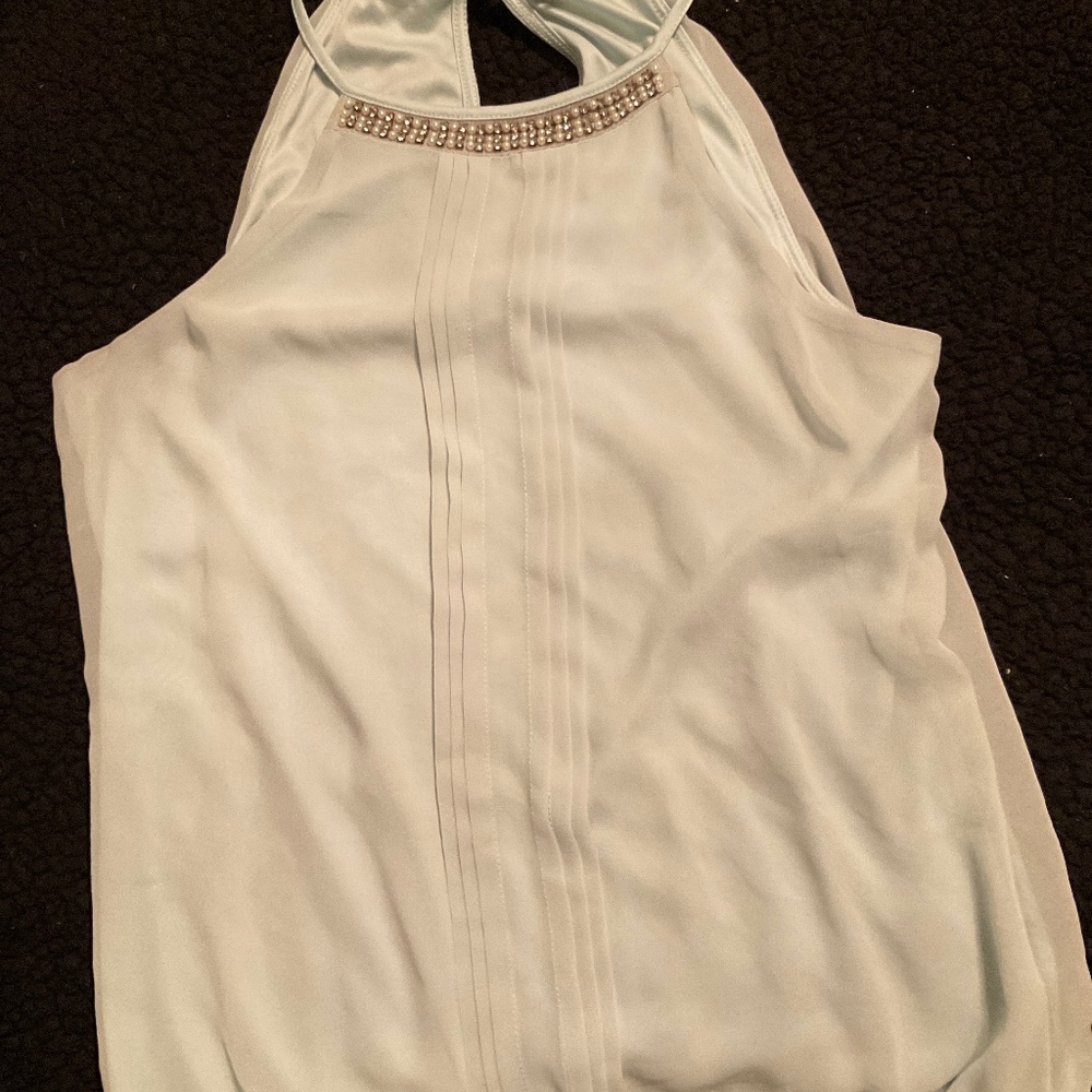 Express ladies sleeveless blouse with accent collar; color sea foam green SIZE S